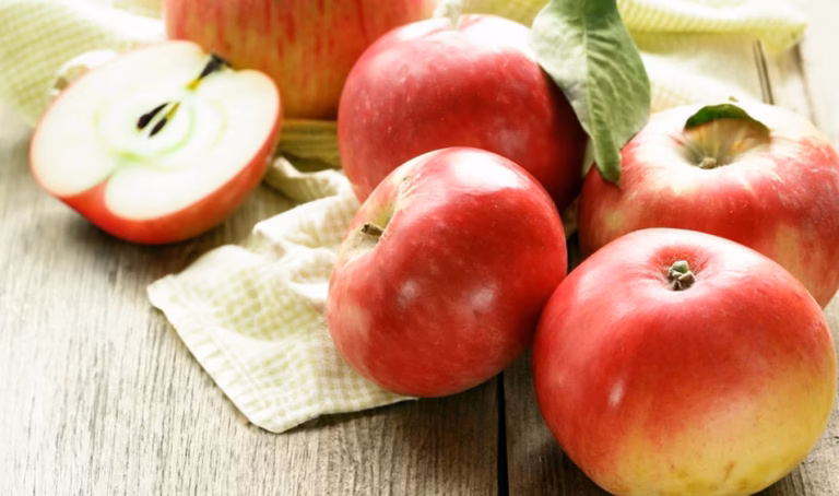 Pomme sans la peau : valeurs nutritionnelles et calories